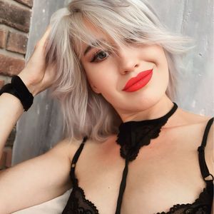 Dina Light avatar