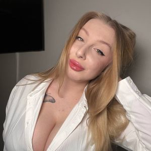 EmmiBoobs avatar