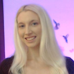 ItsHollyLove2020 Videos, Store, Club & Live Shows | ManyVids