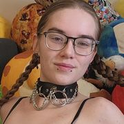 Izzy_Hellbourne avatar
