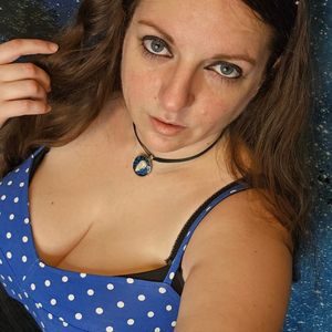 KinkyCurvyBlue avatar
