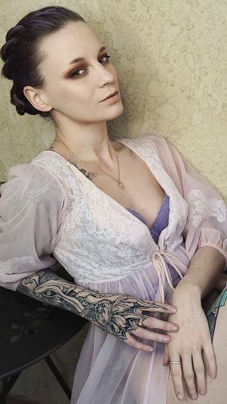 Profile picture of MonstrousMiss