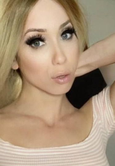 Profile picture of Lily DeMure