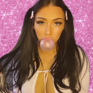 plasticpout avatar