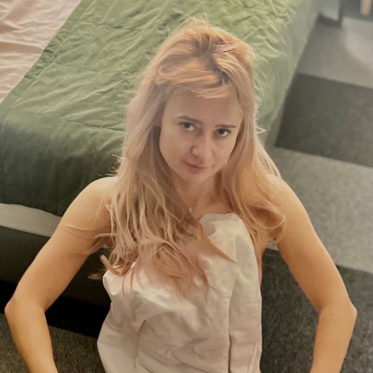 MissVinni session image