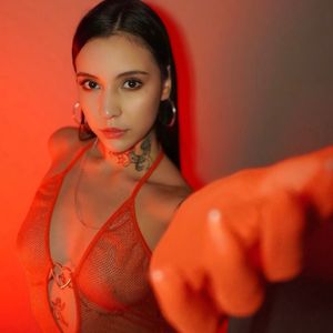 Molly lil peach avatar