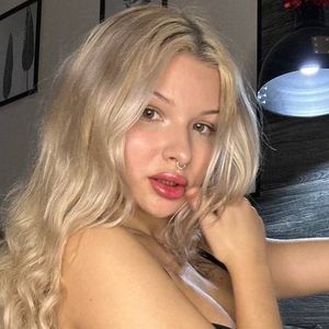 Oliviasinclaair avatar