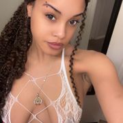 Spiccycherryy avatar