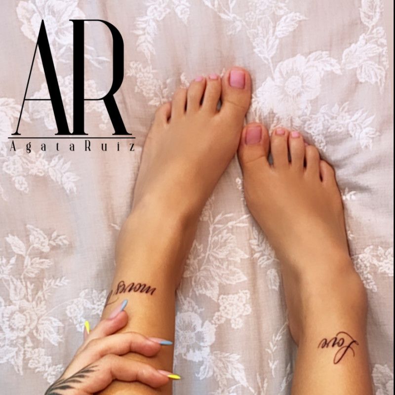 Feet photos