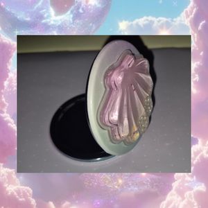 Wallet mirror