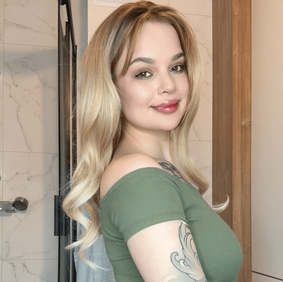 BLONDE IN A FANCY DRESS