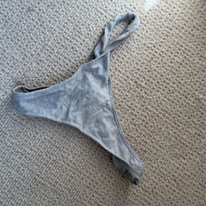 Grey everyday thong