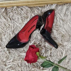 My sexy black heels