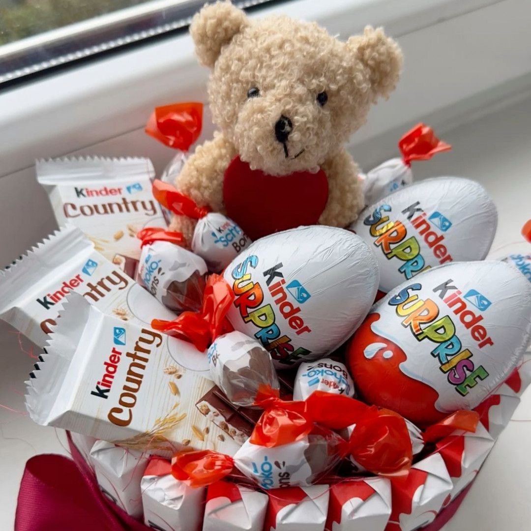 Treat Alice with sweets