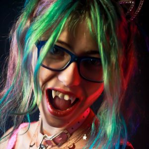 HD Kitty on a Leash photoset 4k