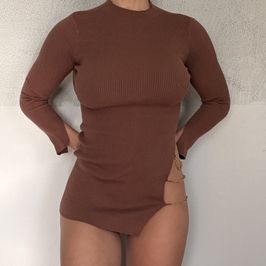 Long sleeve with chains