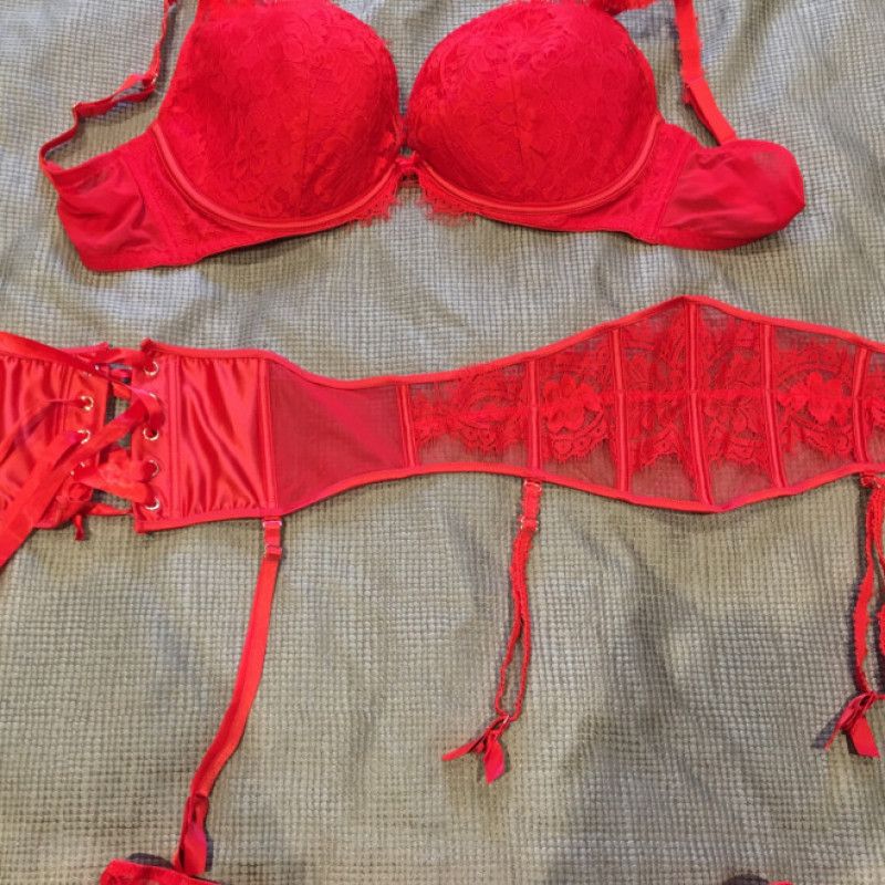 Lingerie with suspenders and Custom Vid