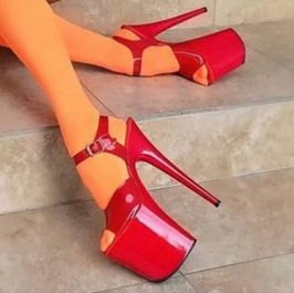 GIVE ME 20 CM RED HEELS
