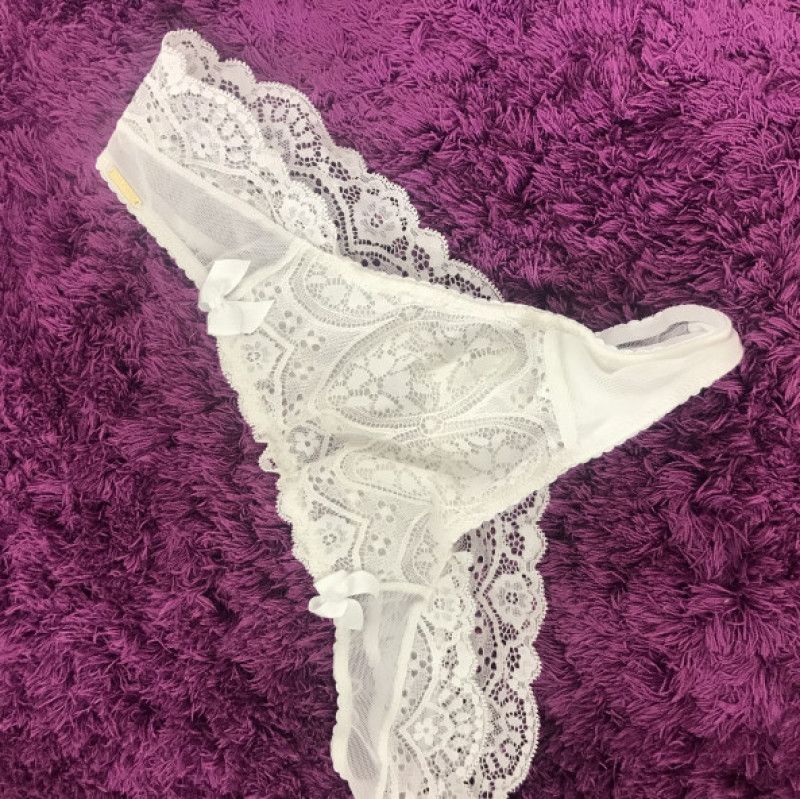 Lace thong