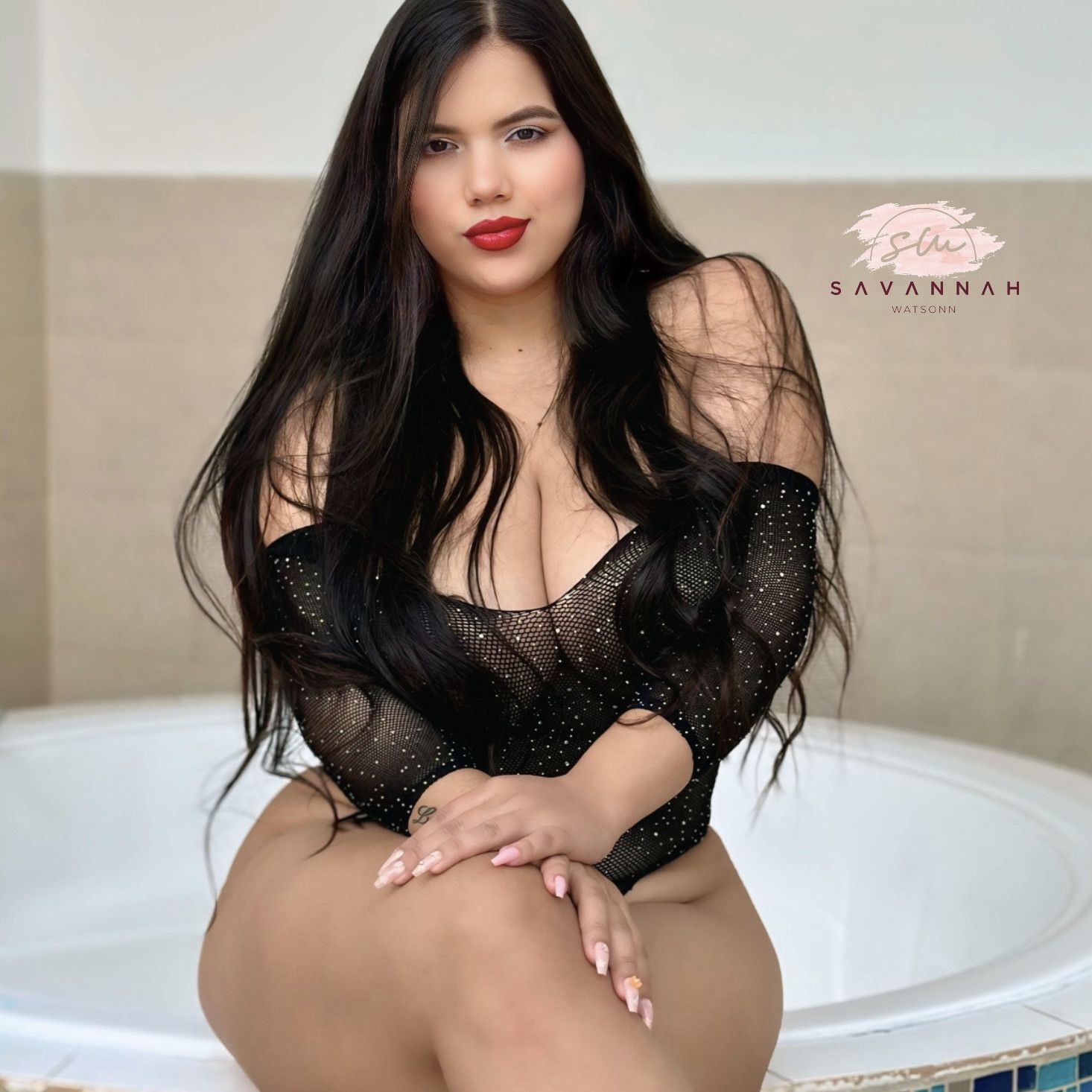 Photos Beautiful chubby Latina with huge tits SavannahWatson