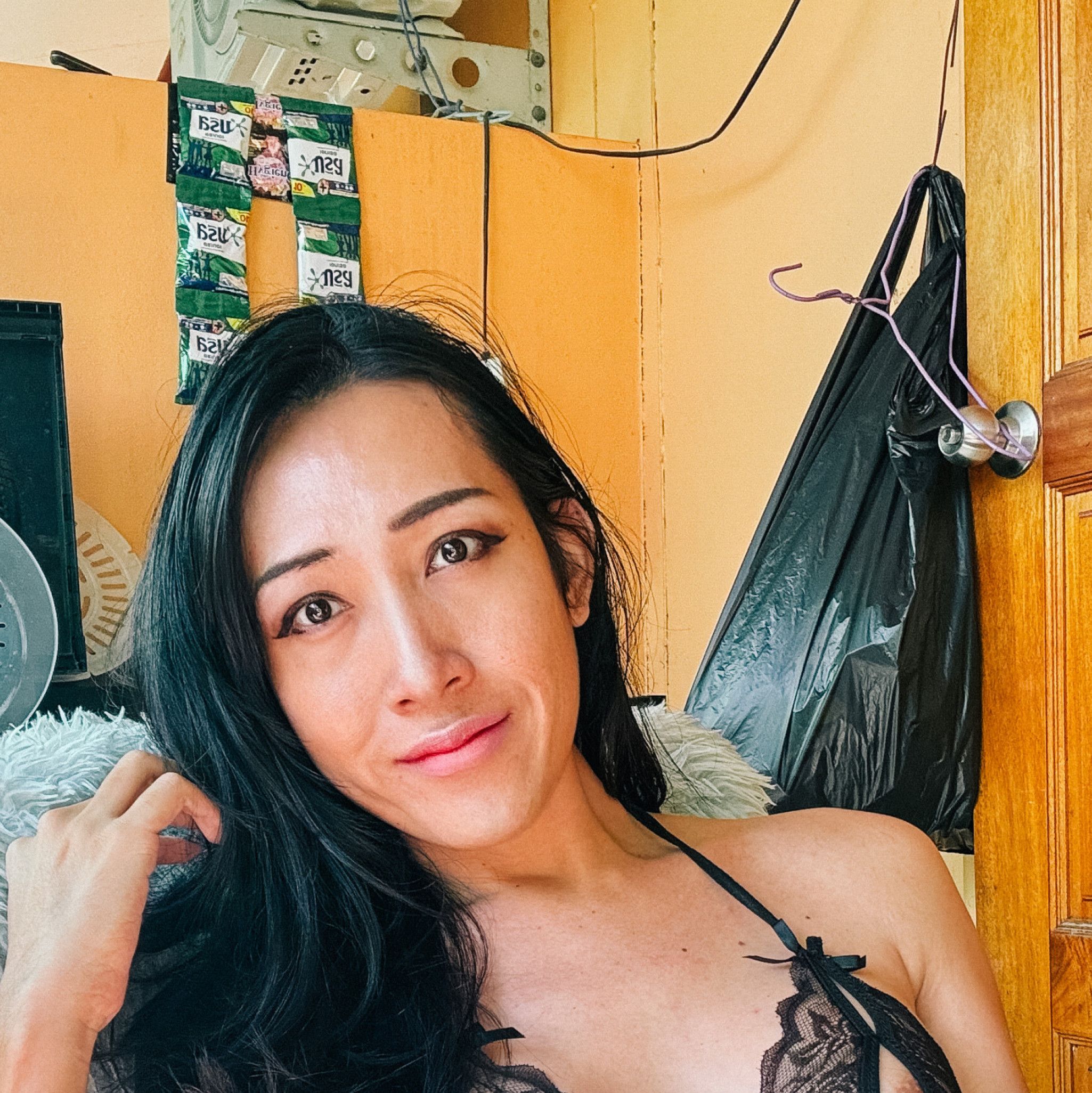 Black Lace Bra Selfies