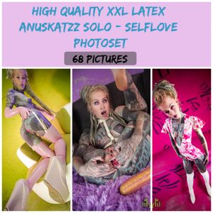Photoset: XXL Latex selflove