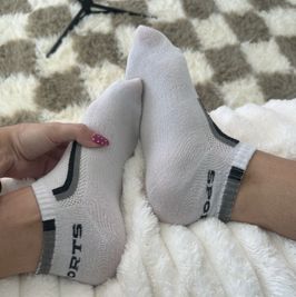 75 DOLLAR VOTE FOR SOCKS