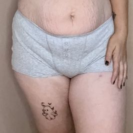 Super comfy grey VS boy shorts