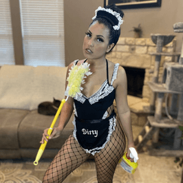 Slutty Maid cosplay