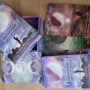 Moonology Manifestation Oracle Cards by Yasmin Boland