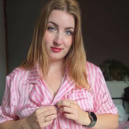 Stripping out of pajamas PHOTOSET