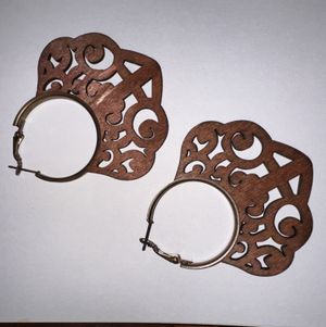 Wood earrings