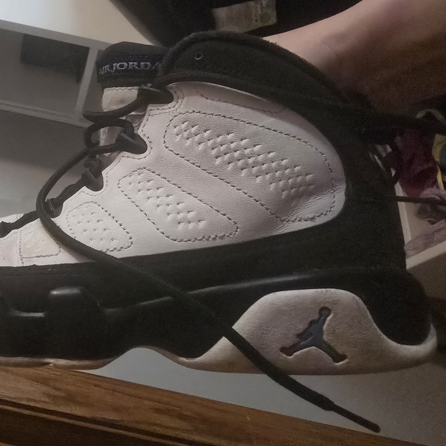 Very loved basketball shoes W FREE BONUS CONTENT
