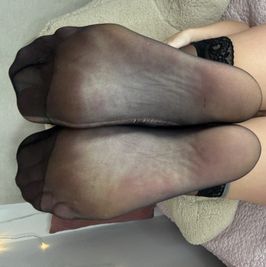 BLACK LACE STOCKINGS