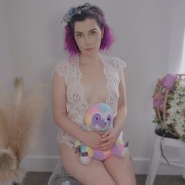 Little step-Sister Shows Off