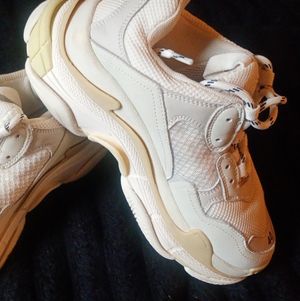 Mens women's Chunky Triple Sole Sneakers  Size 40  Beige