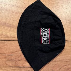 Jacquie et Michel Bucket Hat  PreOwned by Crew