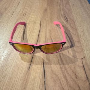 Jacquie et Michel Sunglasses  Worn by Actresses