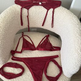Burgundy 5 piece lingerie set