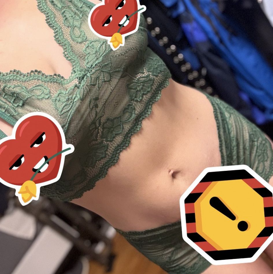 Crotchless panties and nipples set