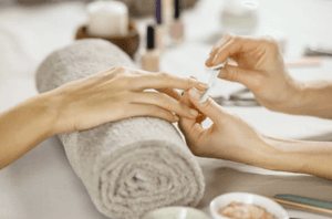Gift me Manicure Session!