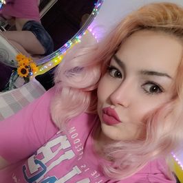 SFW selffies behind the scenes of live streamings shows