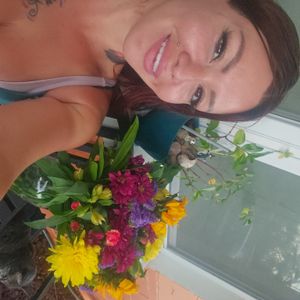 Buy me flowers xox