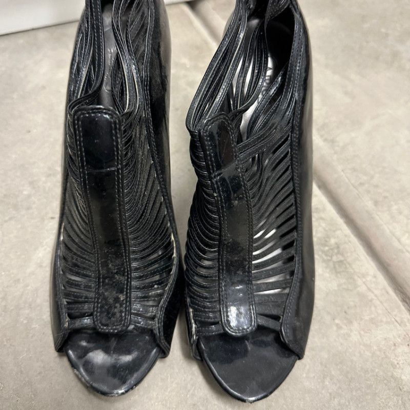 BLACK ZISTRIPE WORN OPEN TOE HEELS