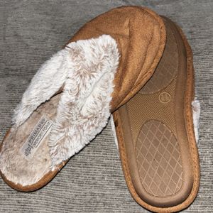 Size 5 to 6 Womens Slippers