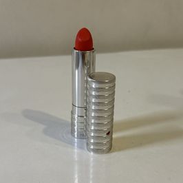 Coral lipstick Used by Molly Cruel