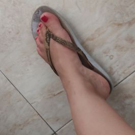 Sandals sniffing 10 min custom video