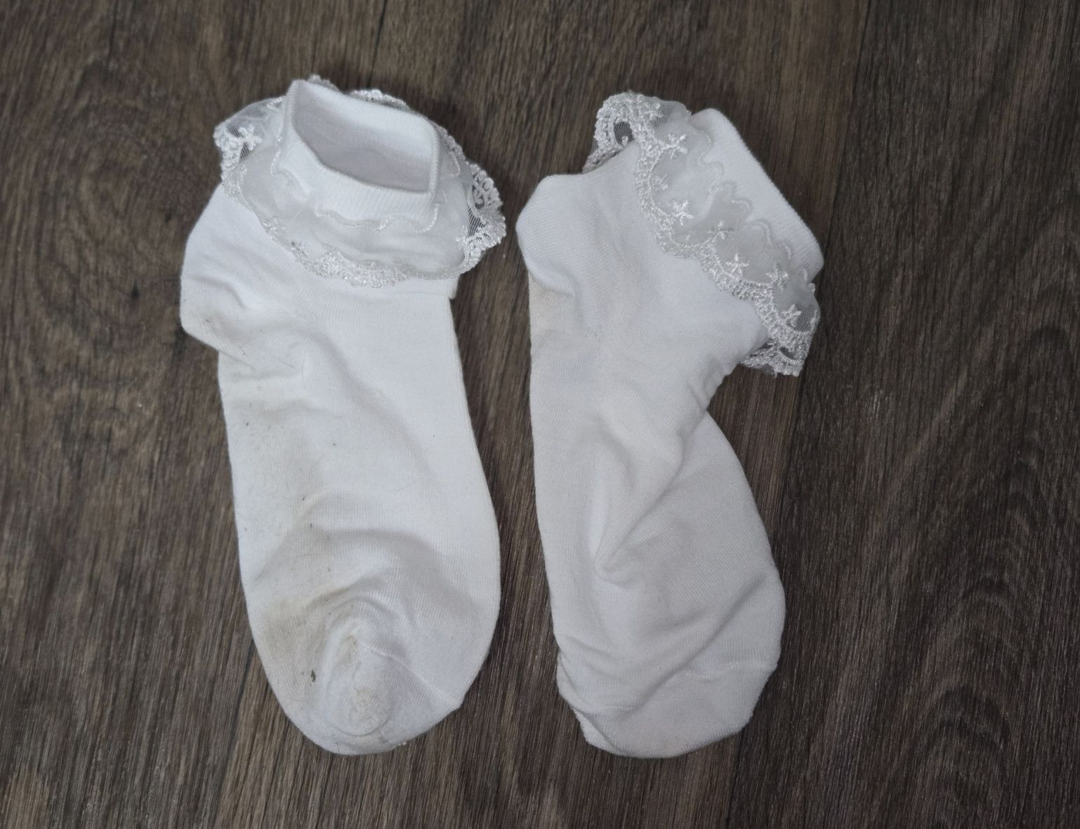 White Frilly Ankle Socks