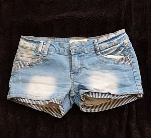 Blue shorts from Cindy scene