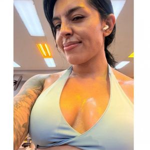 Sweatfilled sports top